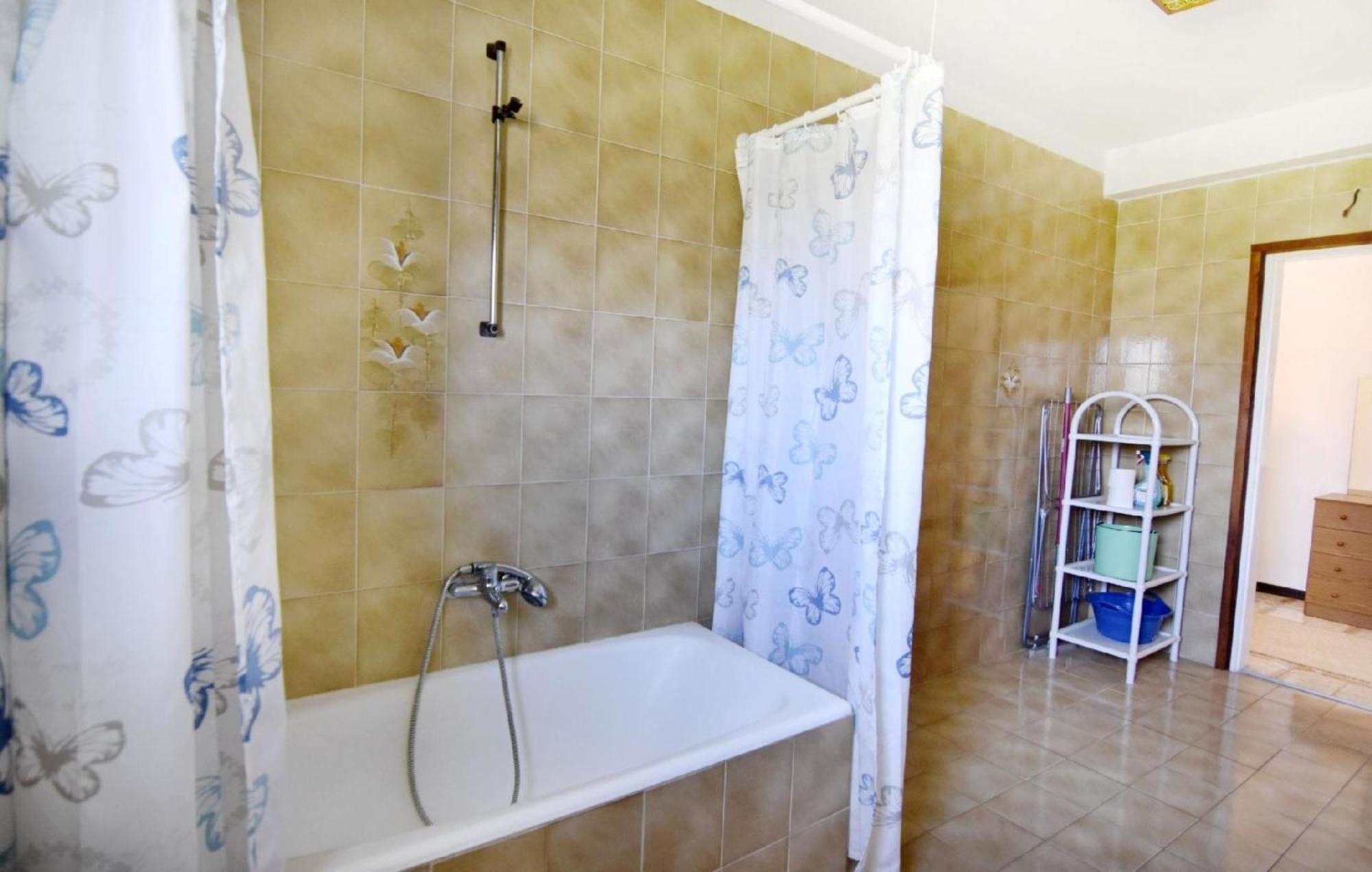 Apartment Einfache Und Geraeumige