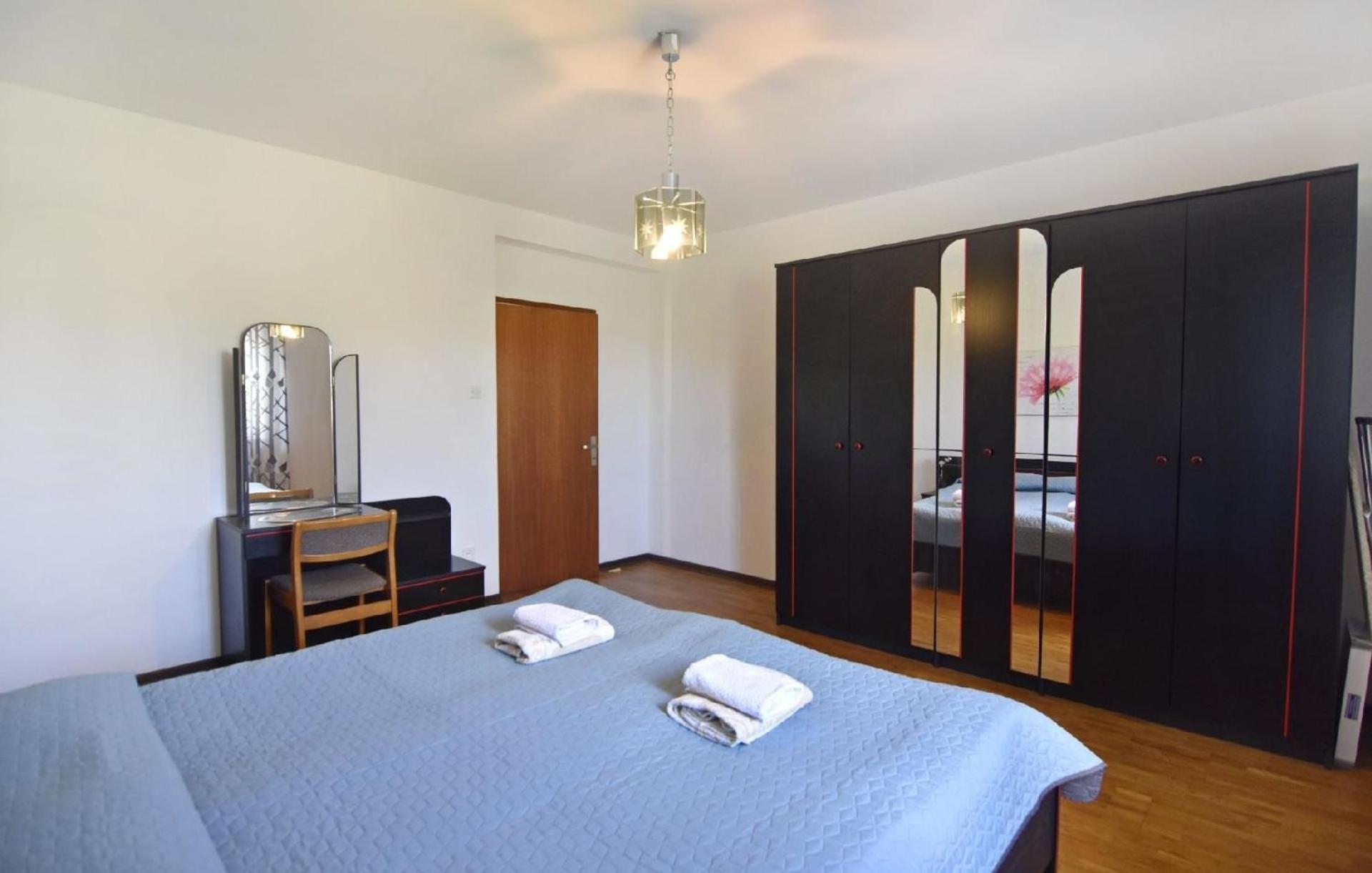 Einfache Und Geraeumige Apartment